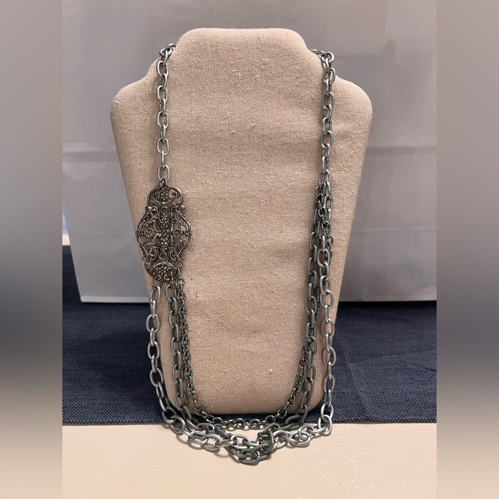 Sabika Fashion Jewelry - Silver Chainlink necklace
